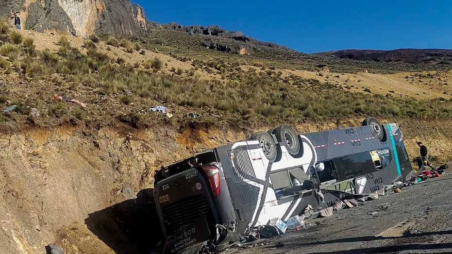 Bus crash in popular tourist spot kills 25 in mountain region, investigation ongoing