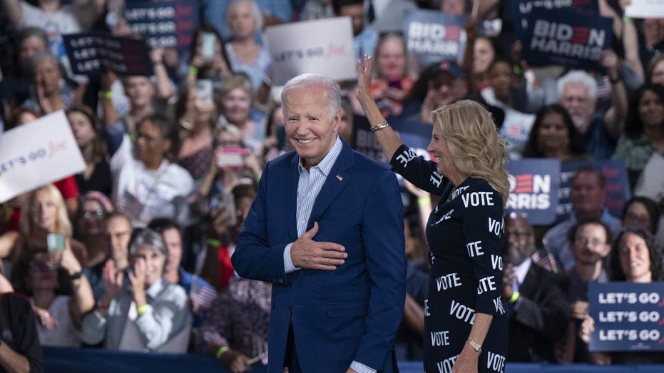 Biden campaign launches $50M paid media blitz despite mounting pressure for president to drop out thumbnail