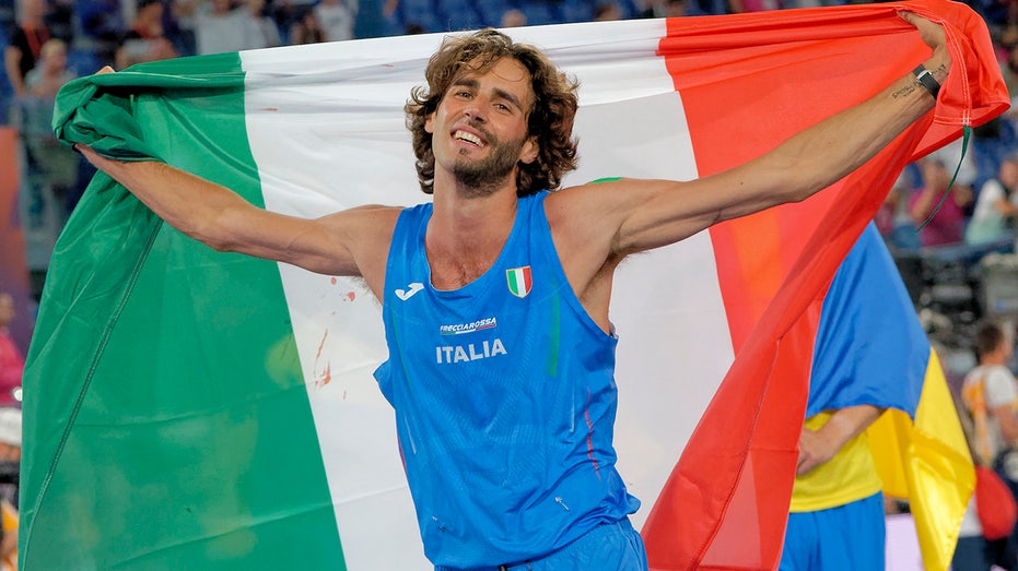 Italy high jumper Gianmarco Tamberi apologizes to wife after losing wedding ring during flag-bearing duties