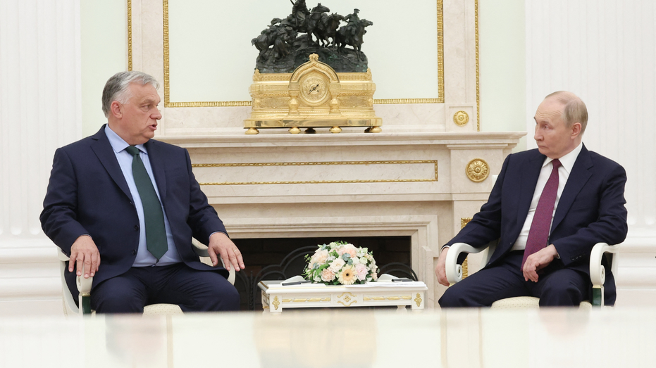 Hungary's leader meets Putin in Moscow to discuss Ukraine war, sparking EU criticism thumbnail