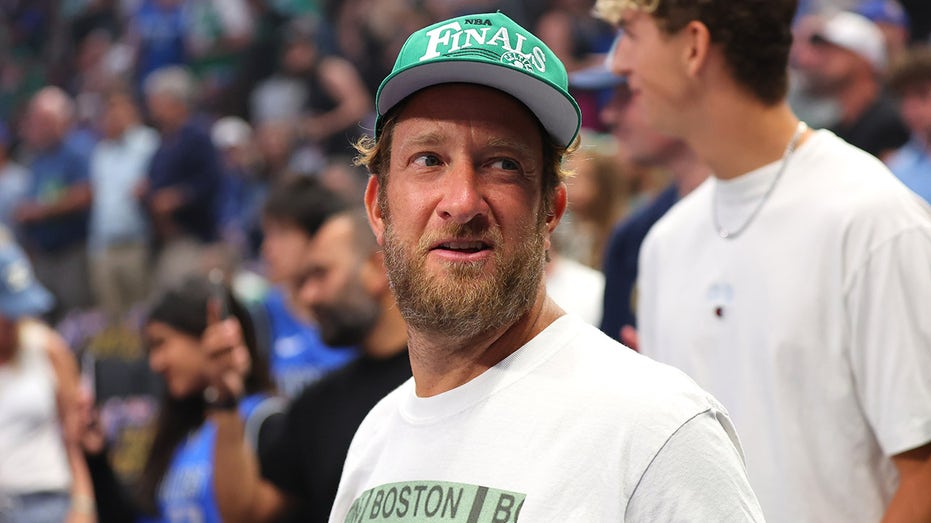 Barstool Sports founder Dave Portnoy rescued by Coast Guard off Nantucket coast after losing power