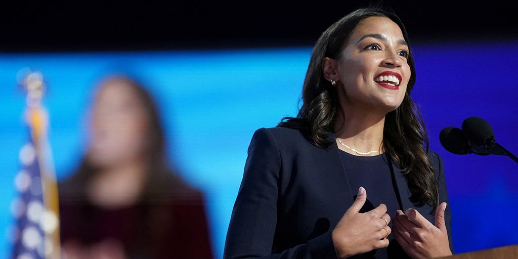 AOC may throw name in mix for top Dem spot on House Oversight Committee: report