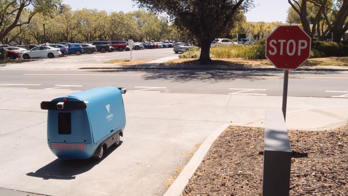 Forget drones: This smart street robot could be the future of local deliveries