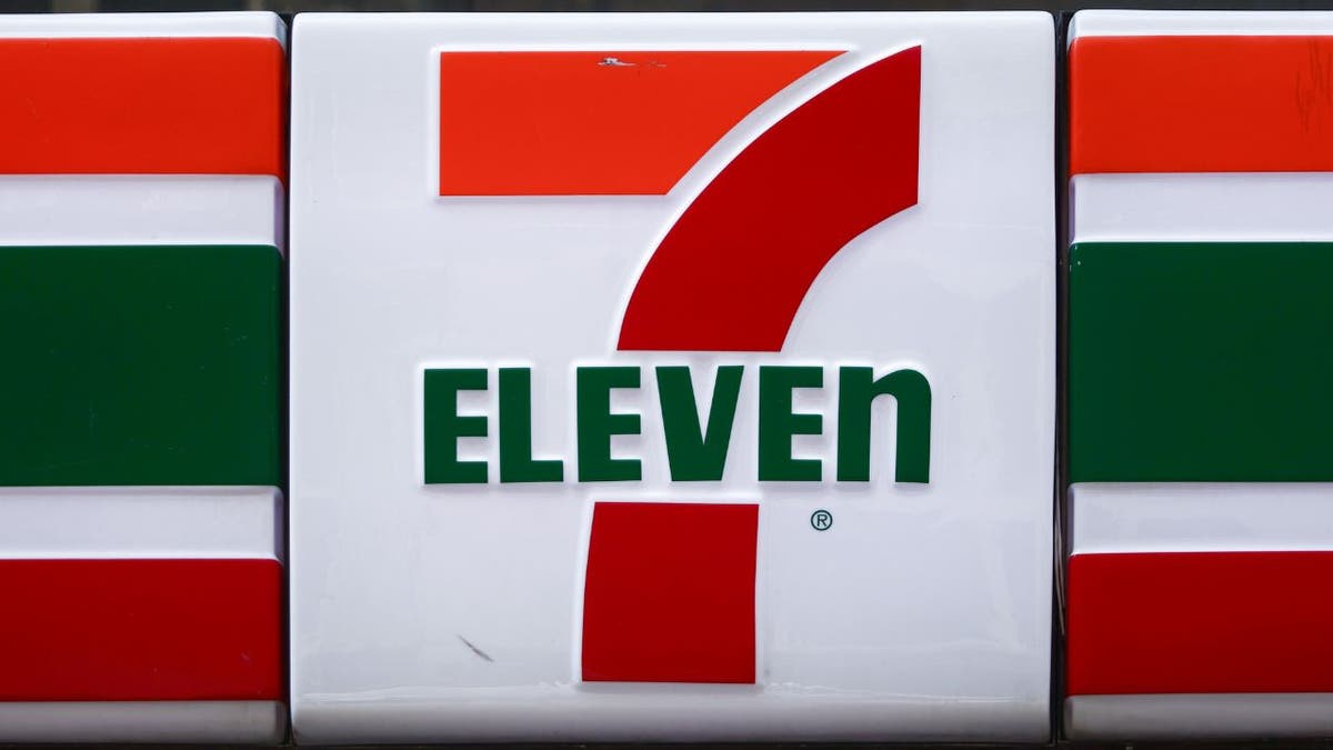 7-Eleven sign