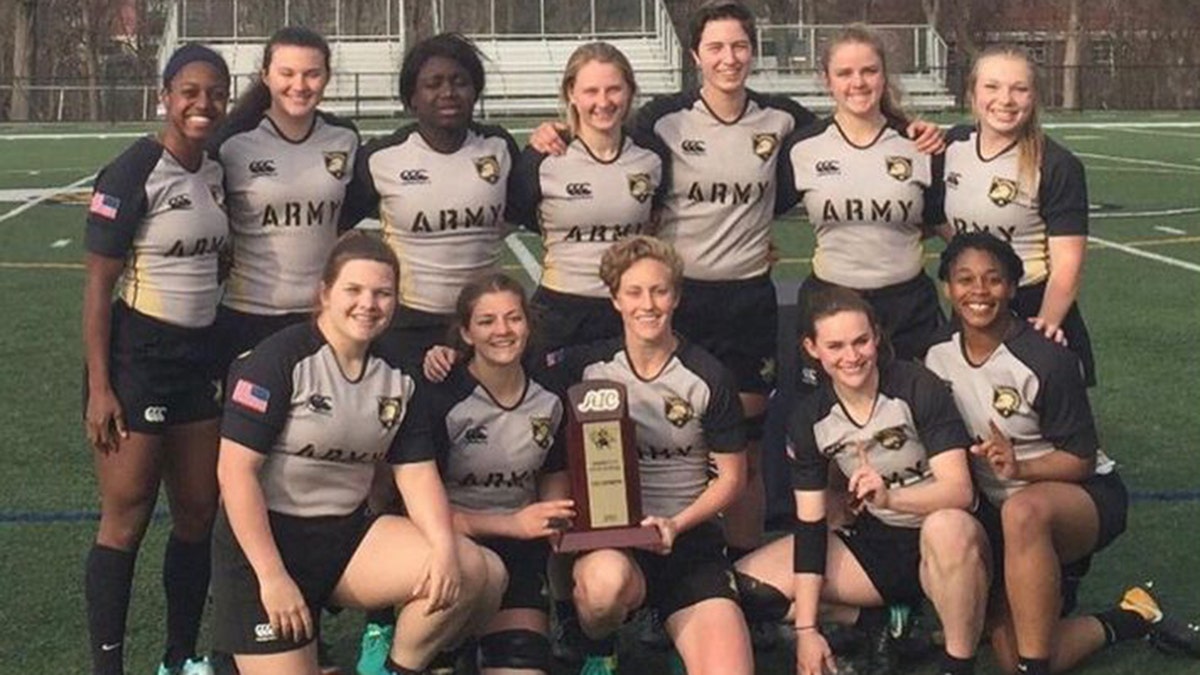 sammy sullivan con el equipo de rugby del ejército