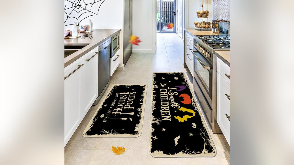 Celebrate your favorite Halloween movie with these <i>Hocus Pocus</i> mats. 