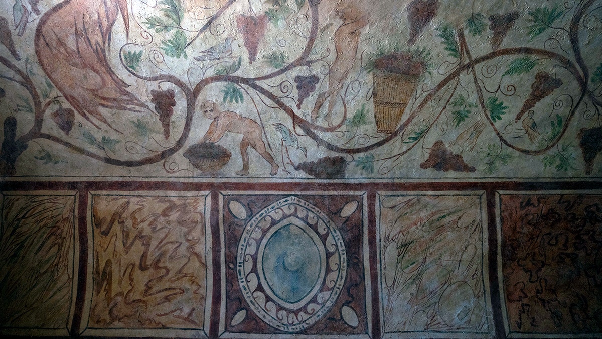 Restauración del mural de la tumba de Ashkelon