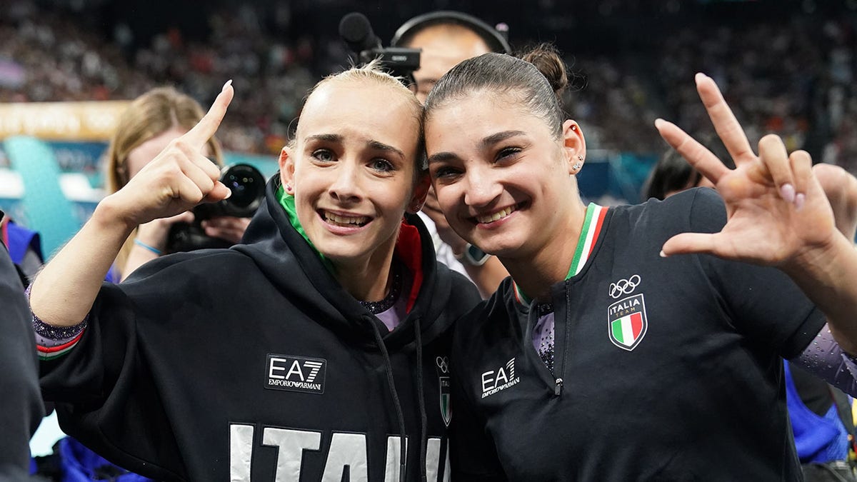 Italian gymnasts win medals