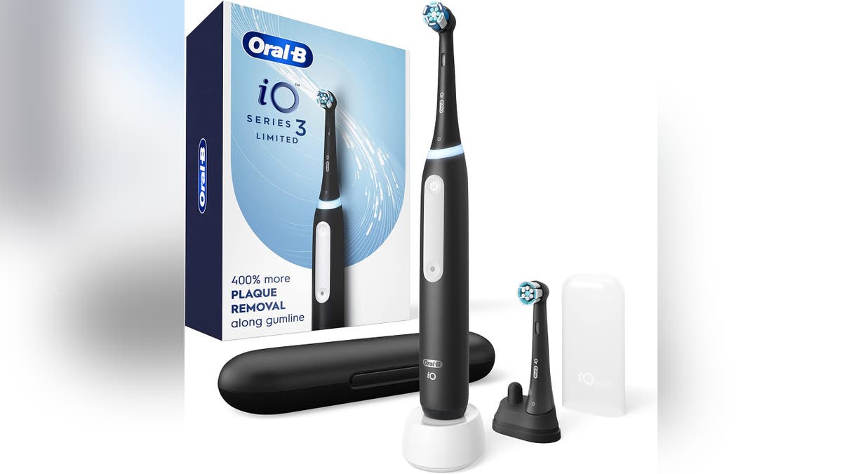 Clean your teeth with micr-vibrations.