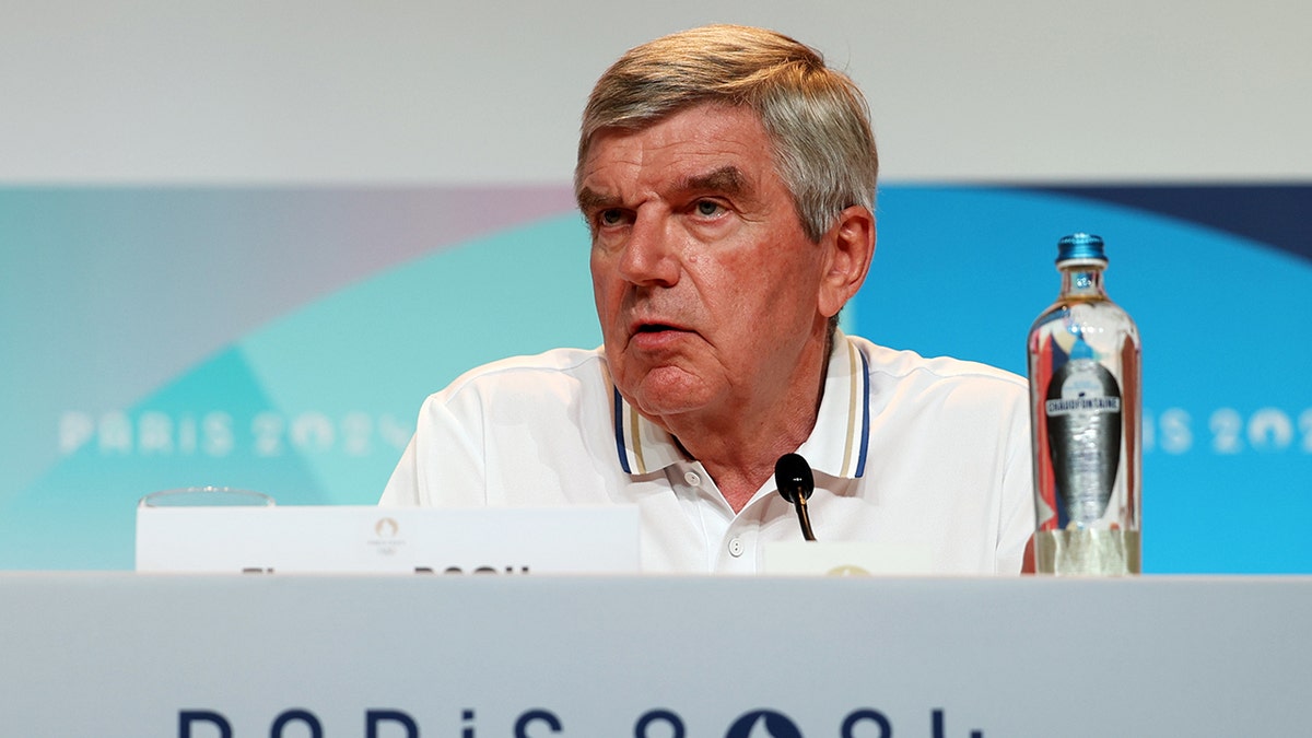 Thomas Bach with media