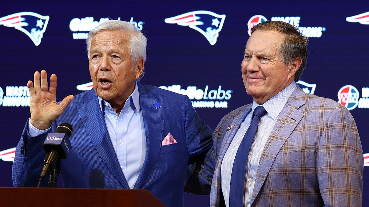 Robert Kraft y Bill Belichick