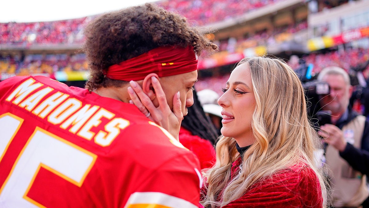 Brittany Mahomes and Patrick Mahomes