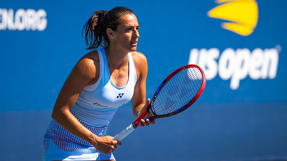 Carolina Garcia awaits serve