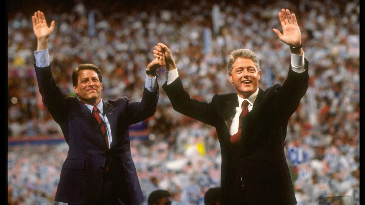 Al Gore e Bill Clinton na Convenção Nacional Democrata em 1992