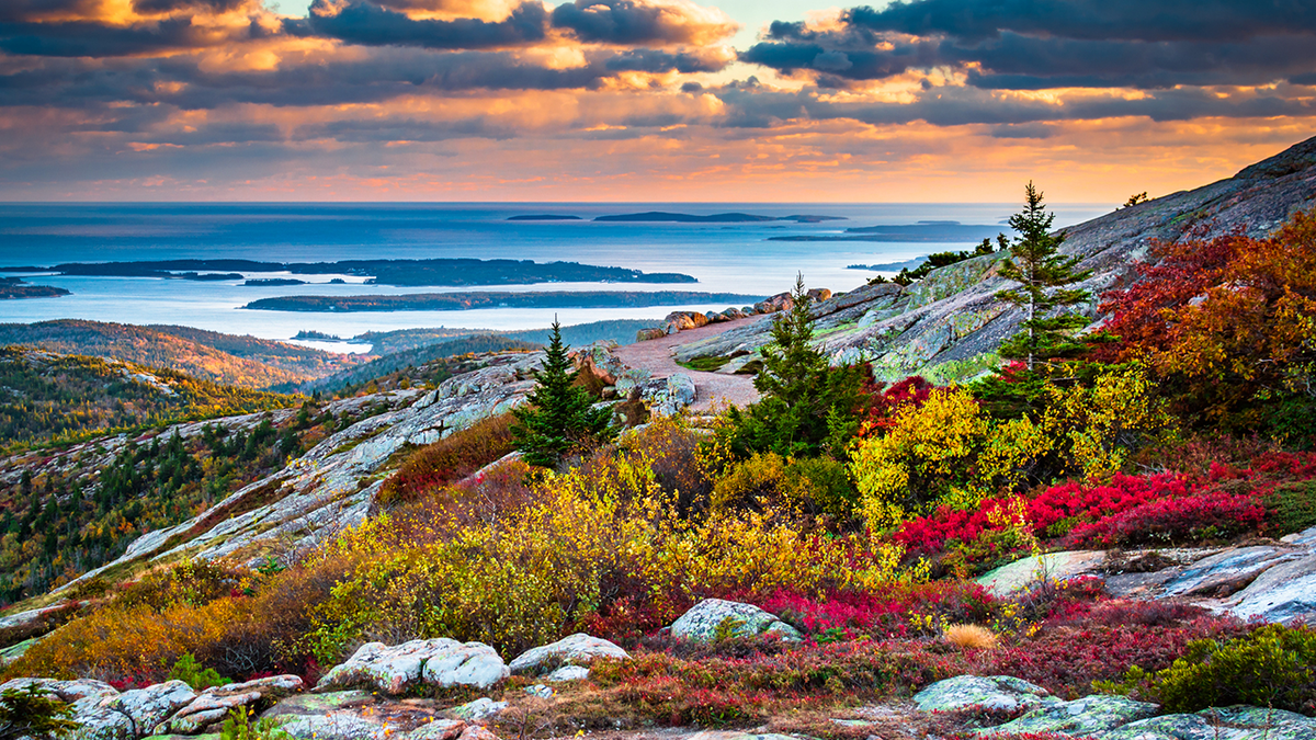 O Parque Nacional de Acadia tem algumas das melhores cores para observação no outono.