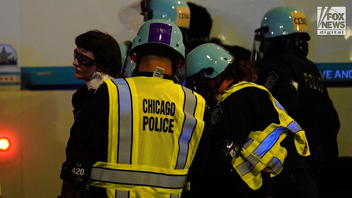 Choque policial con manifestantes pro-Hamas en Chicago