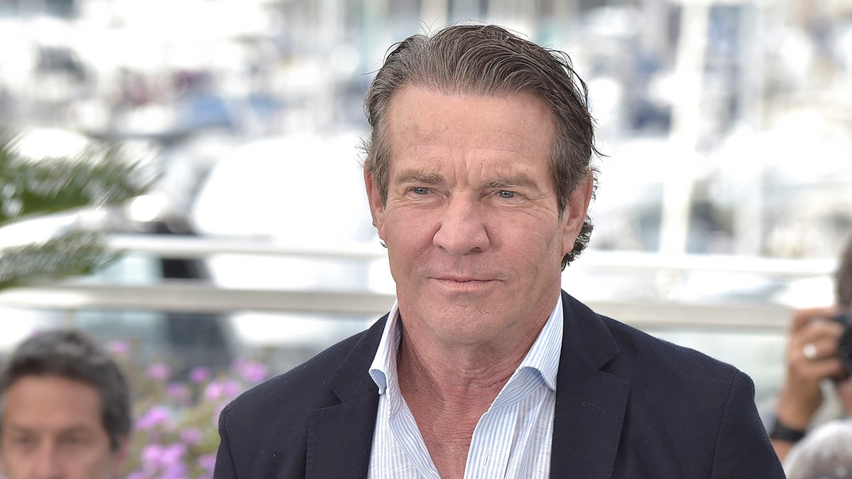 Primer plano de Dennis Quaid