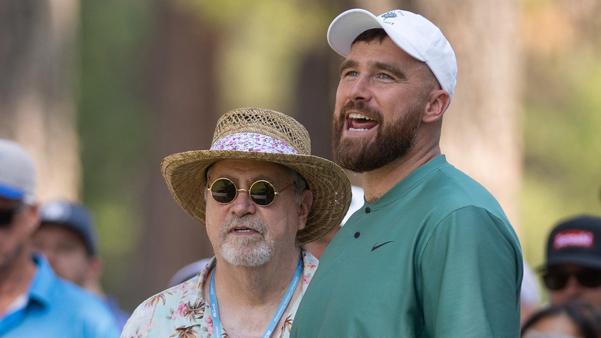 Ed Kelce y Travis Kelce