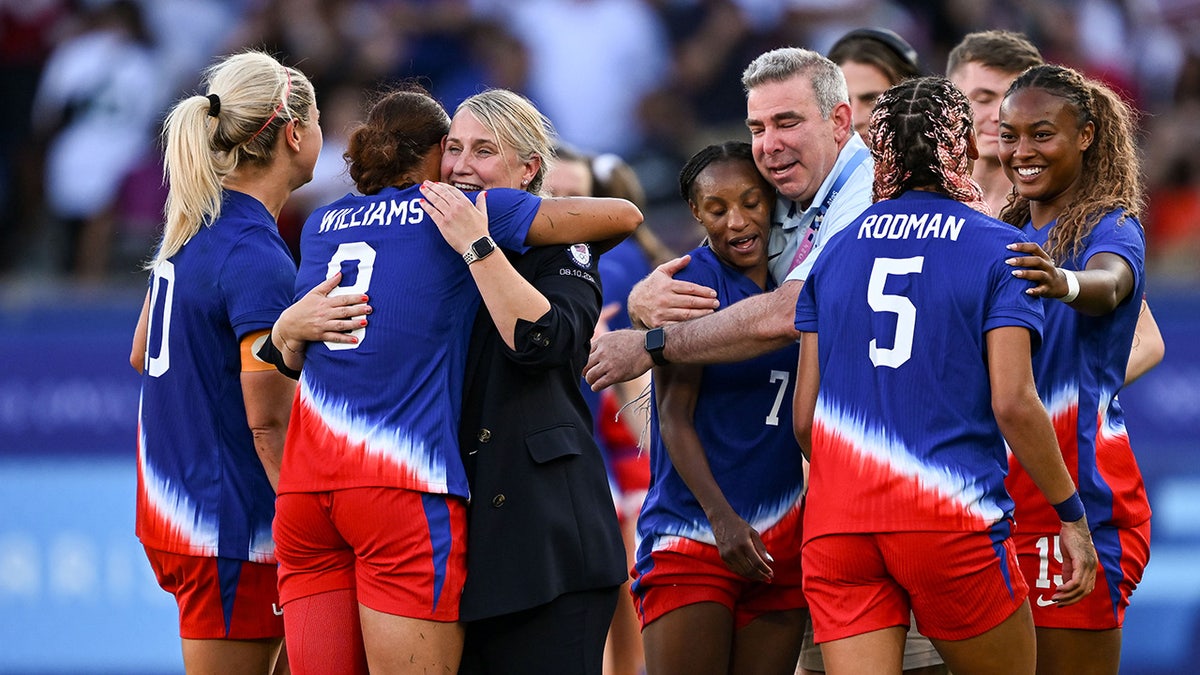 Emma Hayes and Team USA celebrate