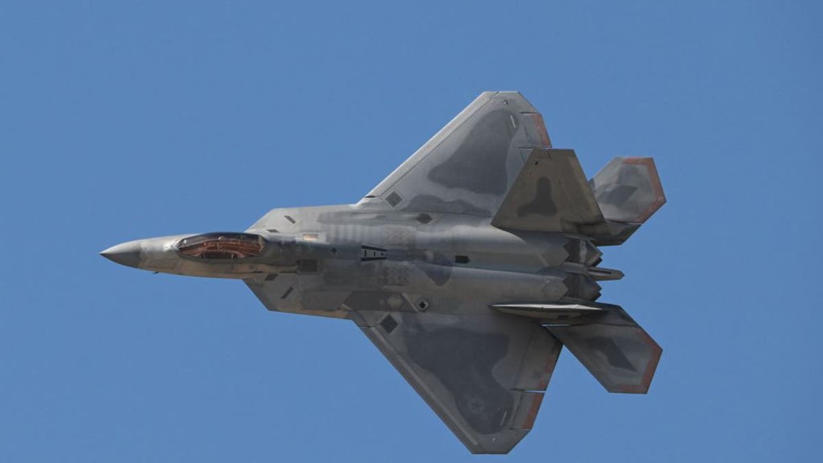 A US F-22 Raptor flies in Chile