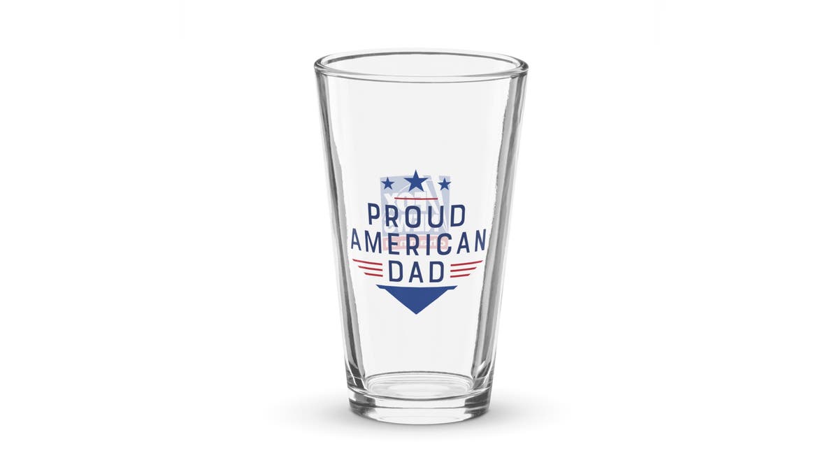 Celebrate your appreciation for the U.S. with a nice cold beer in your new pint glass.?