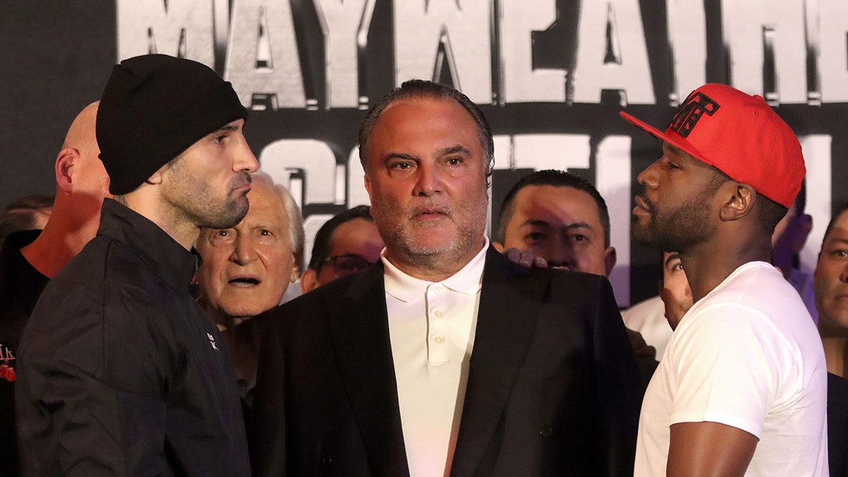 Floyd Mayweather Jr y John Gotti III se enfrentan