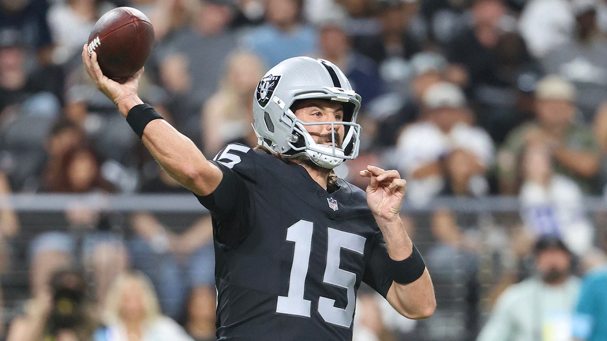 Raiders choose Gardner Minshew as starting quarterback to begin 2024