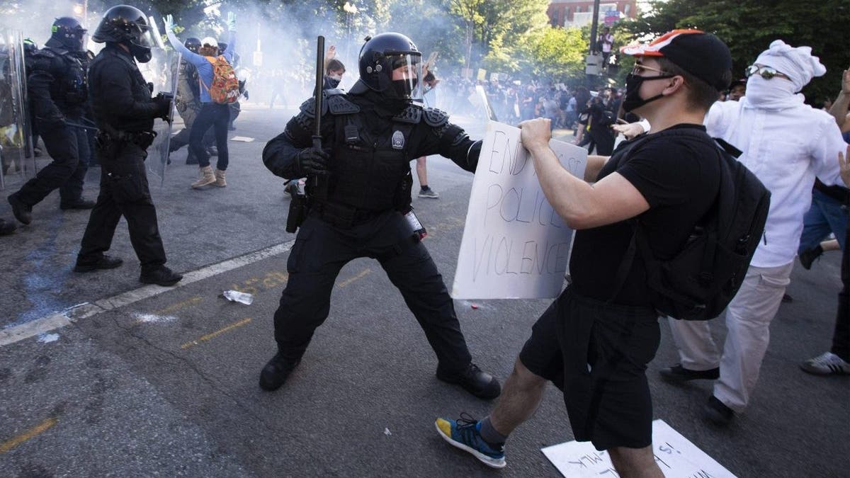 Policía Guardia Nacional Plaza de la Layafette Casa Blanca disturbios protesta george floyd