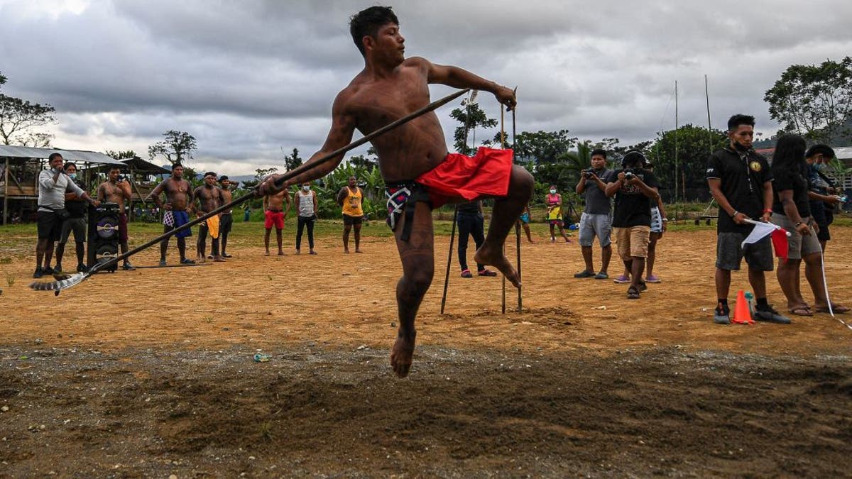 Miembros de la tribu Embera vistos en la foto