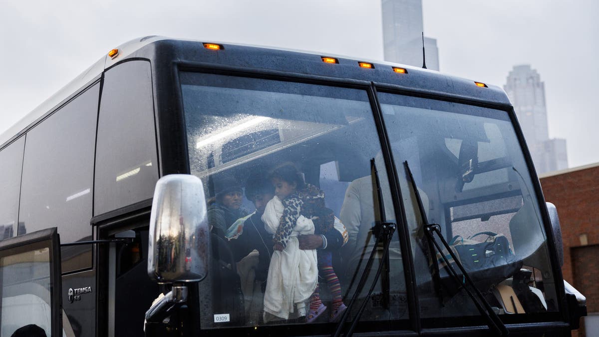 Migrant bus in Chicago