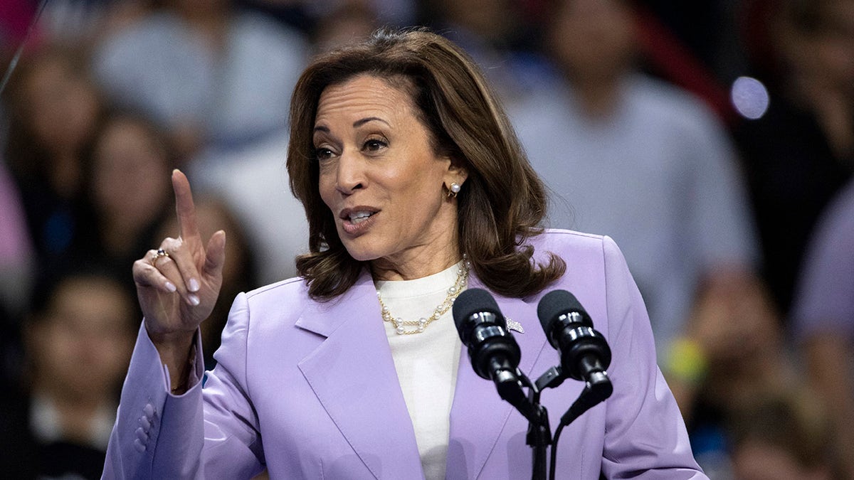 Aksi unjuk rasa Kamala Harris di Las Vegas