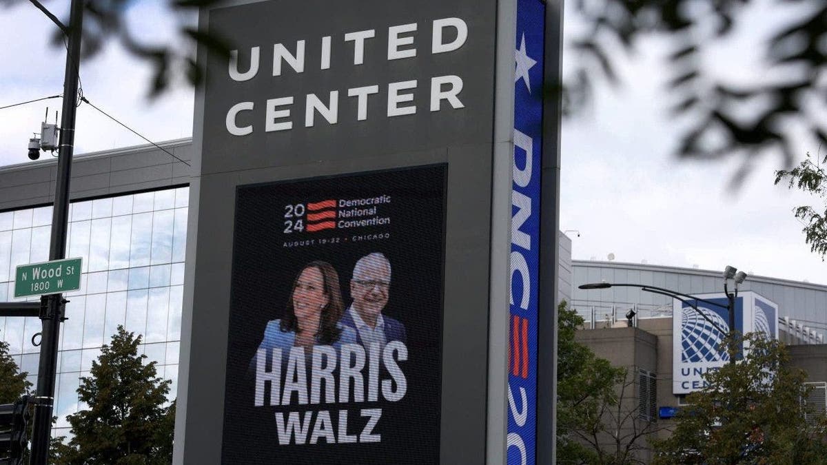 Democratic National Convention Chicago Kamala Harris Tim Walz