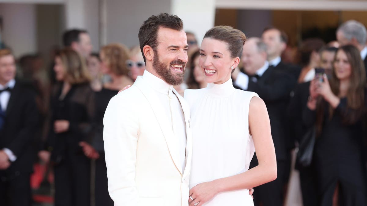 Justin Theroux and Nicole Brydon Bloom