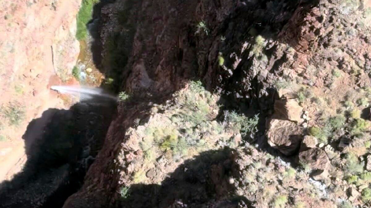 Fuga en la tubería de agua del Gran Cañón