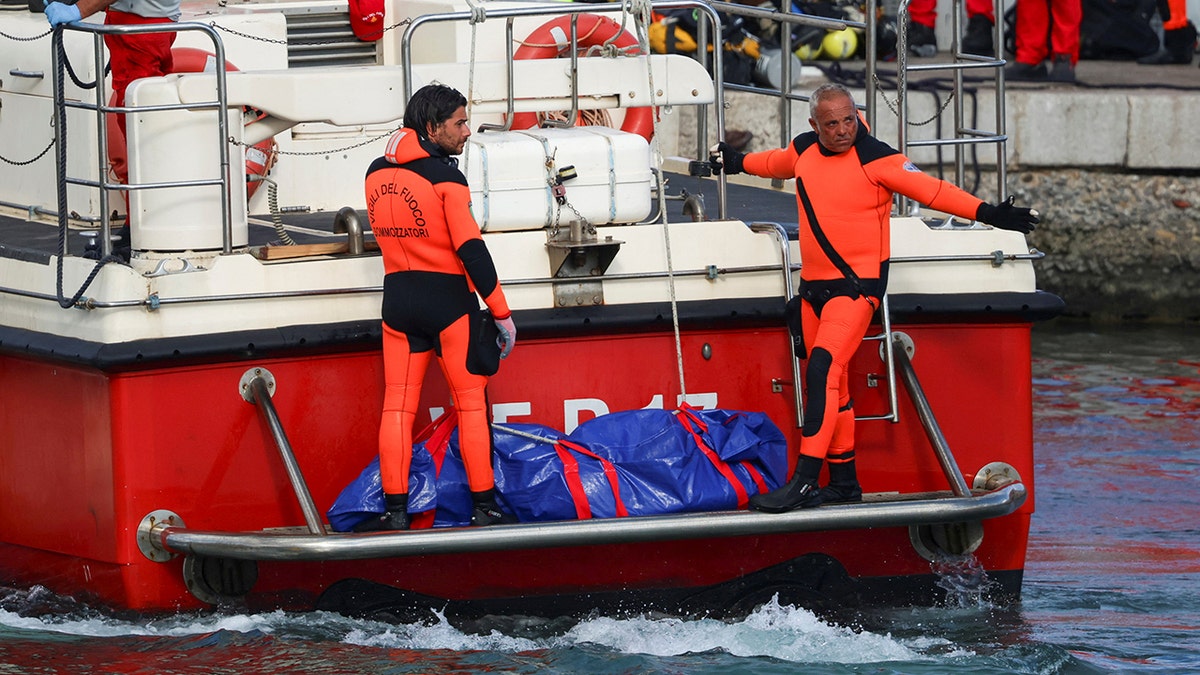 billionaires yacht sinks