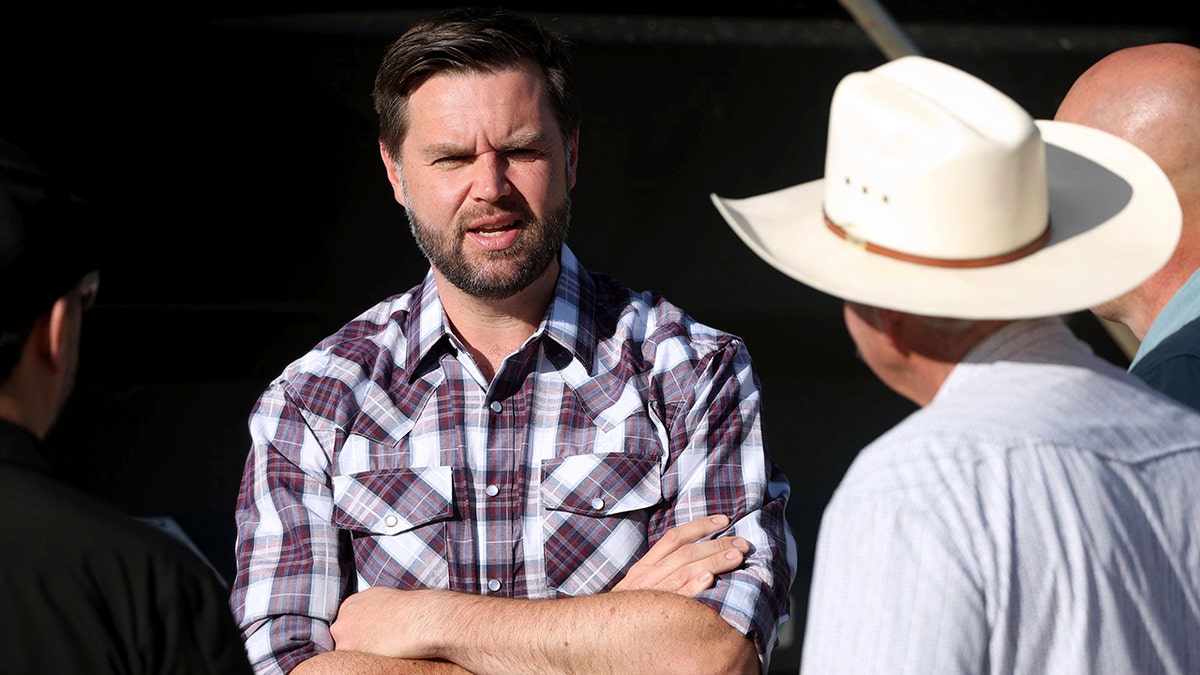 JD Vance speaks to local border patrol agents