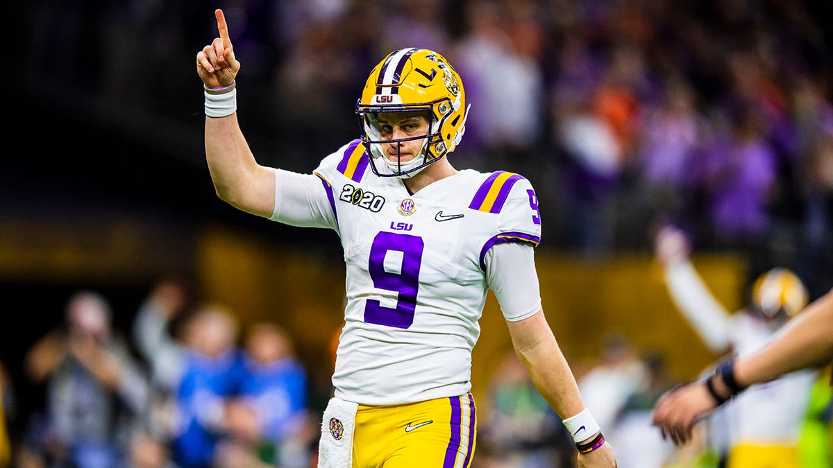 Joe Burrow reacts