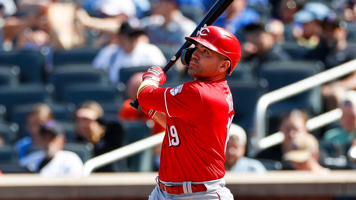 Joey Votto se balancea