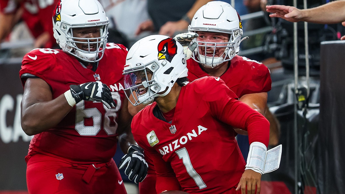 Kyler Murray celebra un touchdown