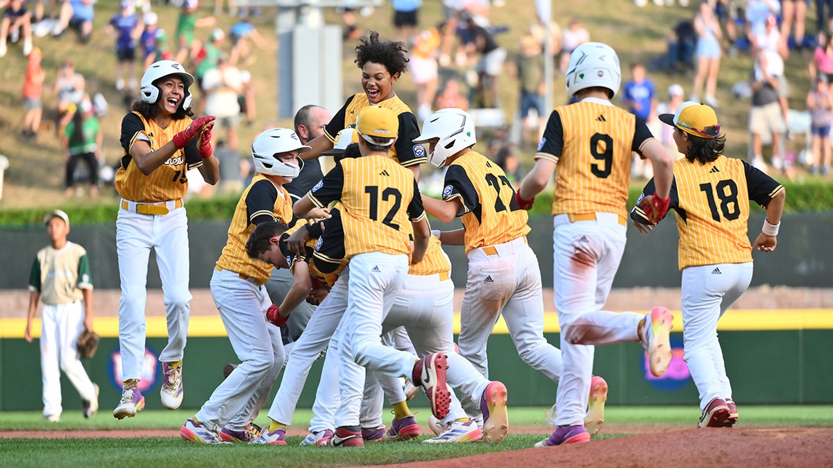 Lake Mary Little League celebrates win