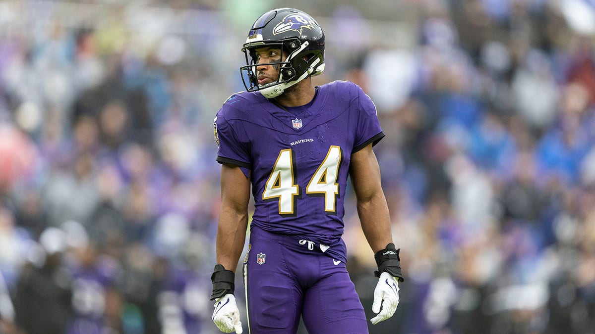 Marlon Humphrey contra los Rams