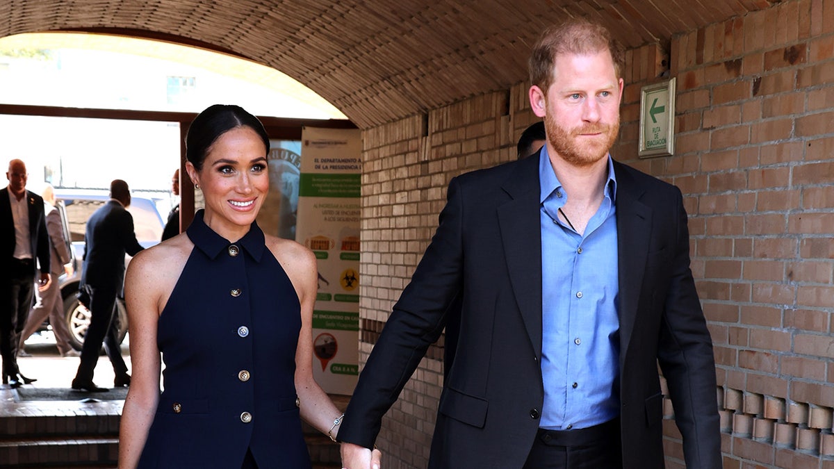 El Príncipe Harry de la mano de Meghan Markles