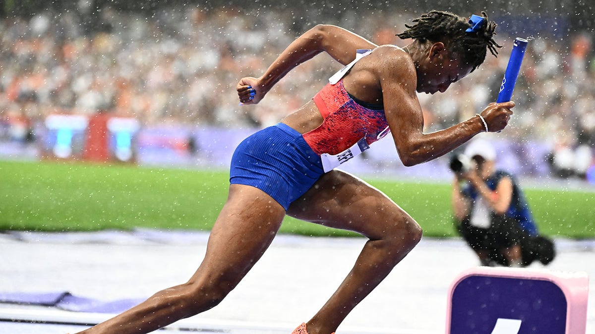 Sha'Carri Richardson anchors Team USA, winning gold in women’s 4x100