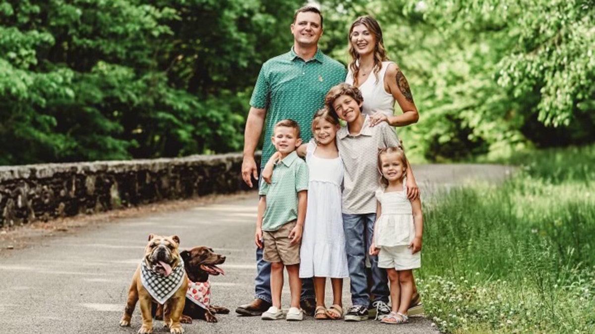 Neal family from Tennessee poses in family photo