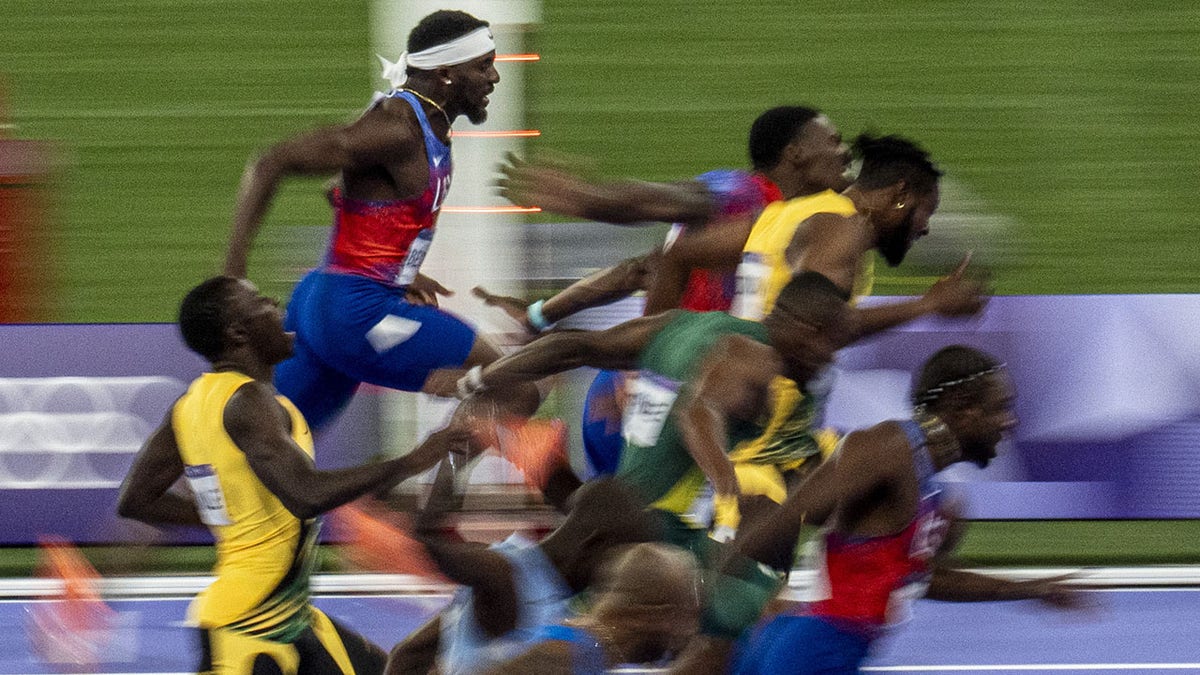 Noah Lyles gana la carrera