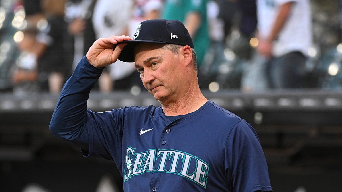 Scott Servais arregla el sombrero