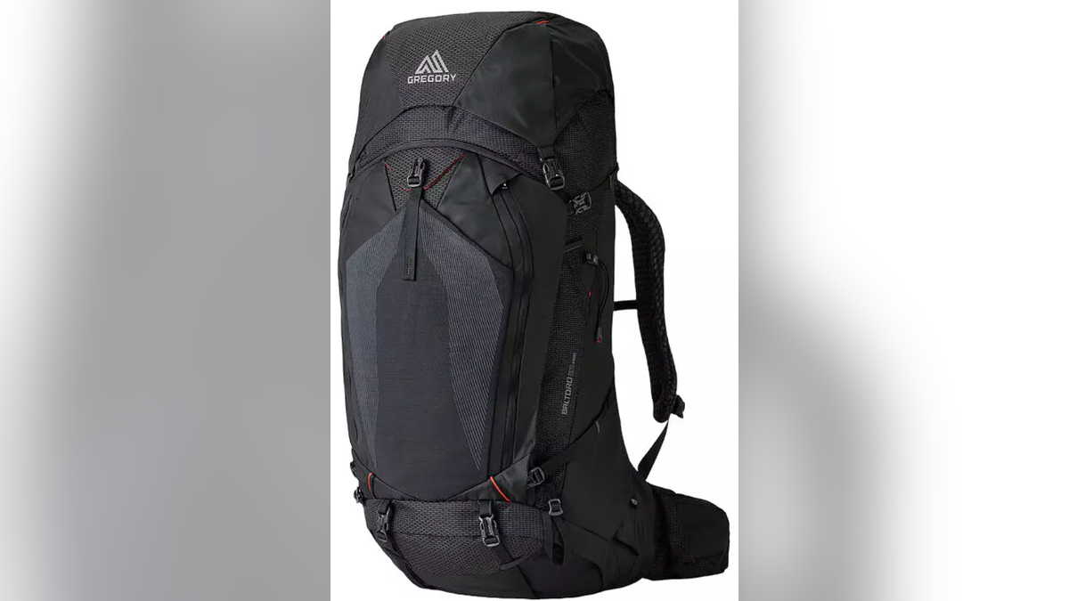 Machen Sie sich bereit für die Klettersaison im nächsten Jahr, indem Sie Ihren Rucksack auf einen neuen aufrüsten. 