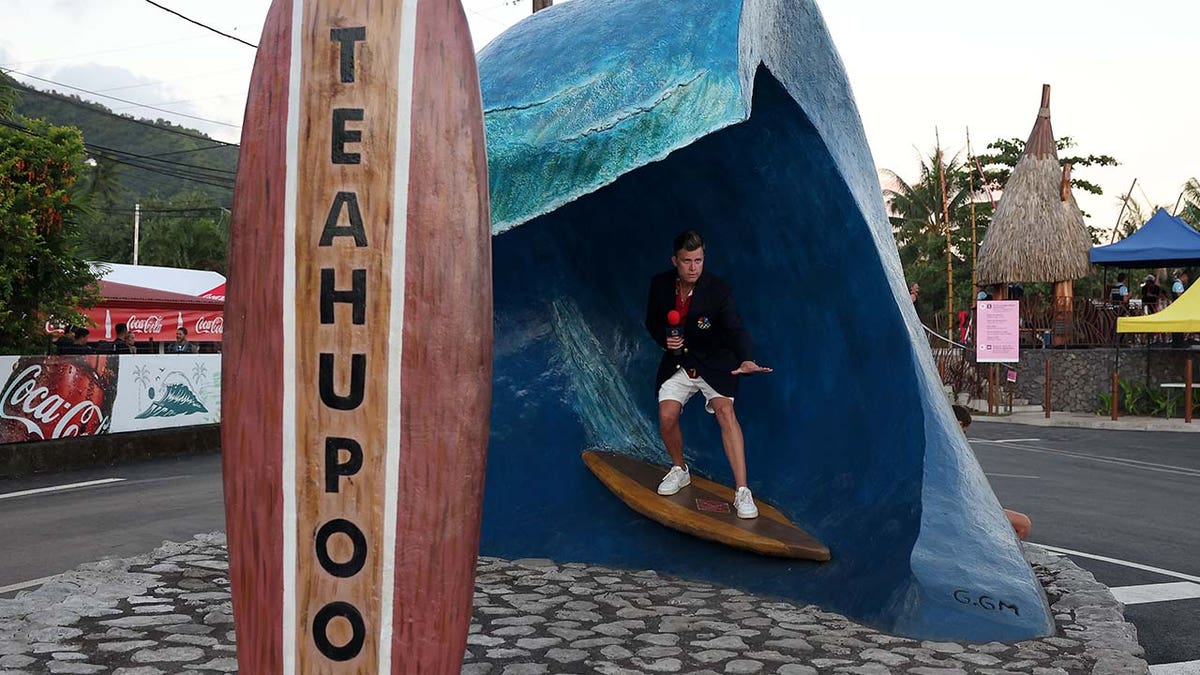 Colin Jost covers Olympic surfing