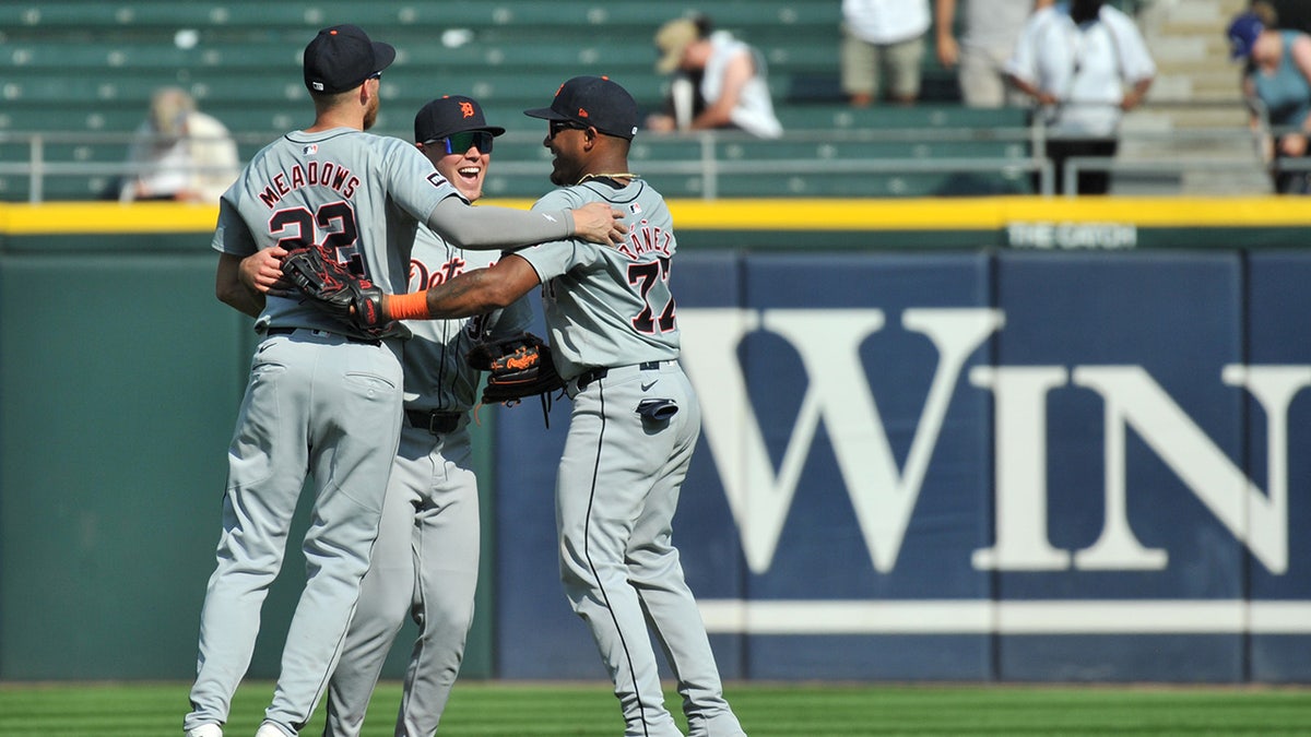 Los jugadores de los Tigres lo celebran