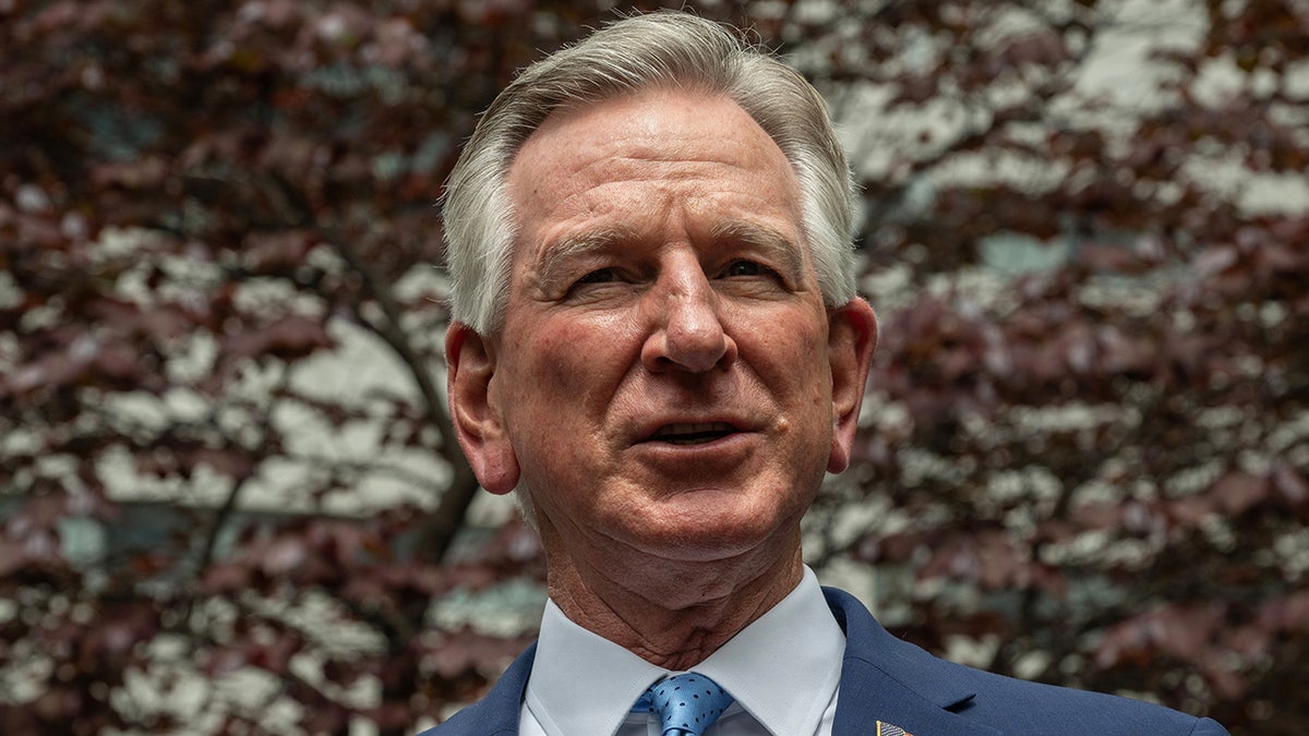 Tommy Tuberville en la ciudad de Nueva York